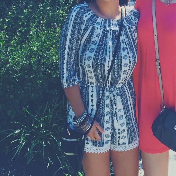 Off the Shoulder Romper - Picture 4 of 4